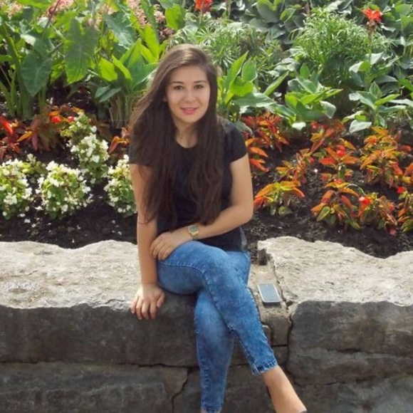 Meet your Posher, Daniela - Picture 1 of 1